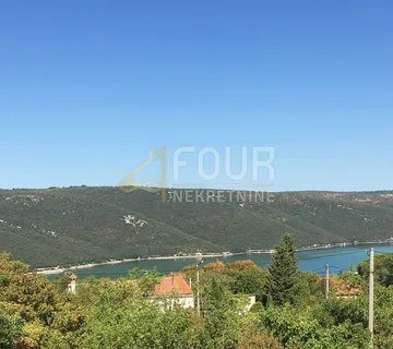 Istra, Trget, kuća s 2 stana, garaža, velika okućnica, blizina mora - cover