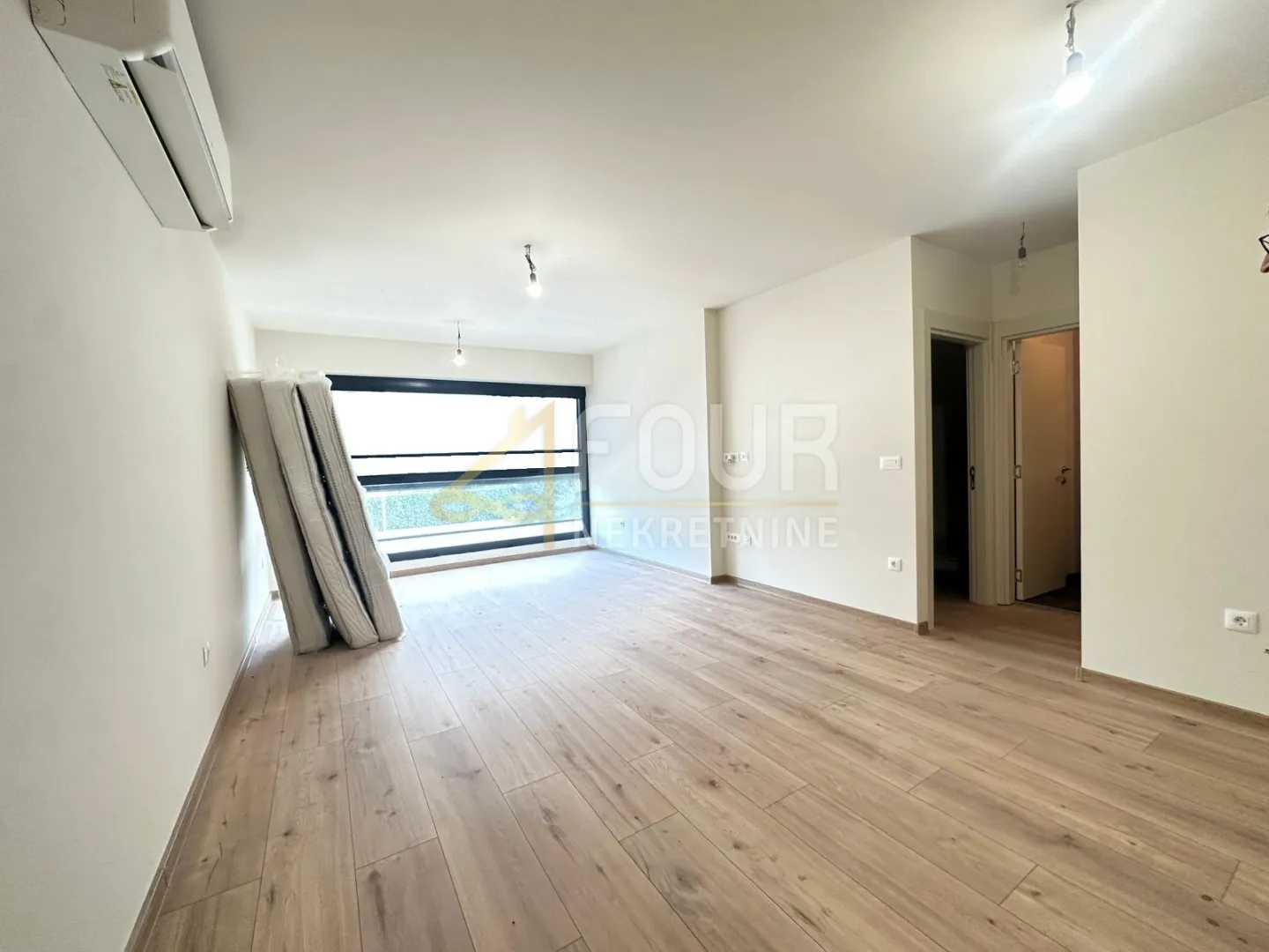 Istra, Poreč, moderna i kvalitetna novogradnja, 2s+db - cover