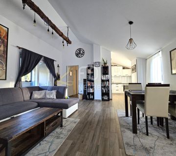 Otok Cres, grad Cres, 85.50m2, 2s+db, lođa - cover