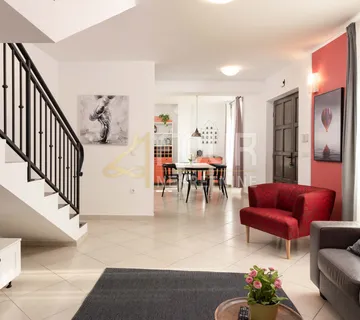 Kastav - stara jezgra, uređena kuća s okućnicom - cover