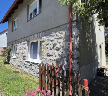 Gorski kotar, Ravna Gora, kuća s 2 stana, gosp. objektom i dvorištem - cover