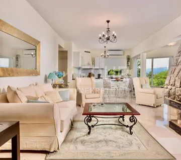 Lovran, elegantni stan od 110.51m2, terasa, panoramski pogled - cover