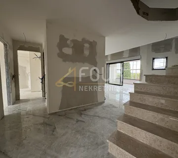 Istra, Fažana, novogradnja, 138.81m2, stan s galerijom, lođa - cover