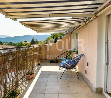 Kastav, 76.50m2, 2s+db, terasa, pogled na more