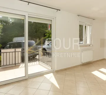 Viškovo, 75.11m2, 2s+db, balkon, veliko spremište!