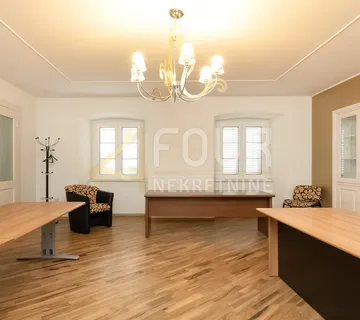 Rijeka, stan na Korzu, 136.17m2, balkon