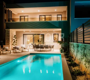 Istra, Poreč - okolica, Vabriga, novogradnja, moderna vila s bazenom - cover