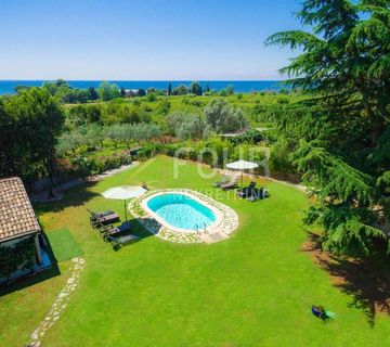 Istra, Umag, 1. red do mora, vila s bazenom - cover