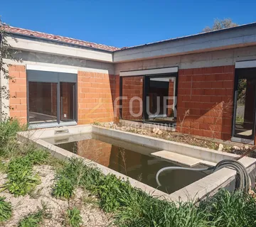 Istra, Ližnjan, novogradnja, prizemnica s bazenom - cover