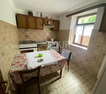 Istra, Buje, kuća s 2 stana