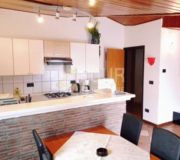 Ista, Rovinj, etaža s dva stana, 122m2, terasa i balkon