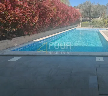 Istra, Pula, samostojeća kuća s bazenom - cover