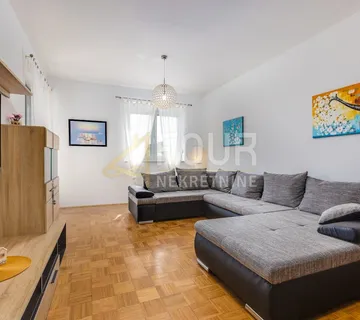 Otok Krk, Vrbnik, 89.01m2, 3s+db, lođa