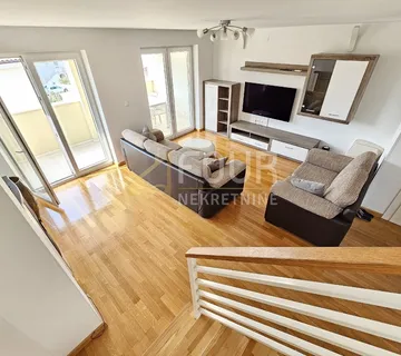 Otok Krk, Malinska, 100.02m2, 3s+db, 2 lođe, pogled na more - Malinska, Malinska-Dubašnica