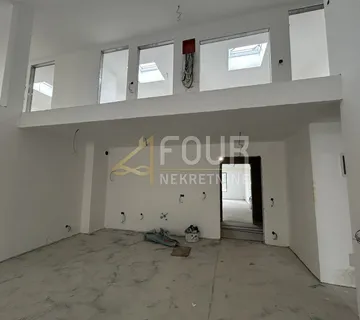 Istra, Poreč, kvalitetna novogradnja, dvoetažni stan 4s+db