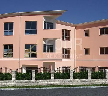 Najam, Istra, Rovinj, poslovna zgrada