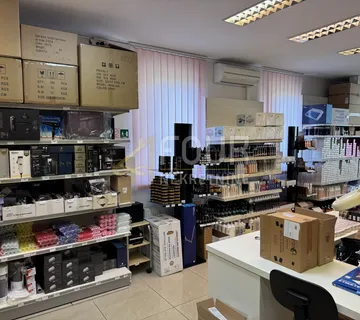 Rijeka, Škurinje, poslovni prostor, 82.68m2