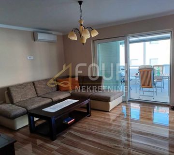 Crikvenica, 95.03m2, 2 stana, okućnica, 350m od plaže - cover