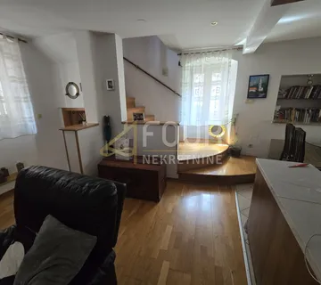 Otok Cres, adaptirana kuća u starom gradu, 70m od mora!