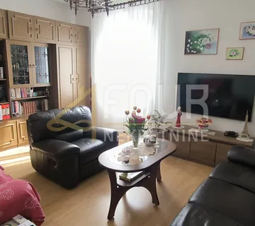 Pula, Centar, 1s+db, balkon, pogled na more