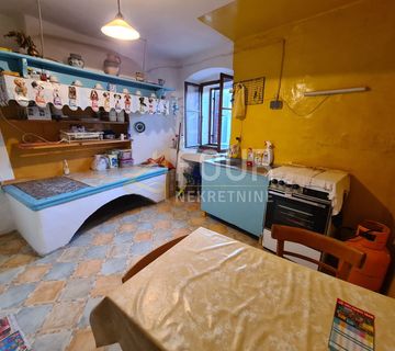 Otok Cres, Cres, stan u staroj jezgri, 44m2, 2s+db, 60m do mora - cover