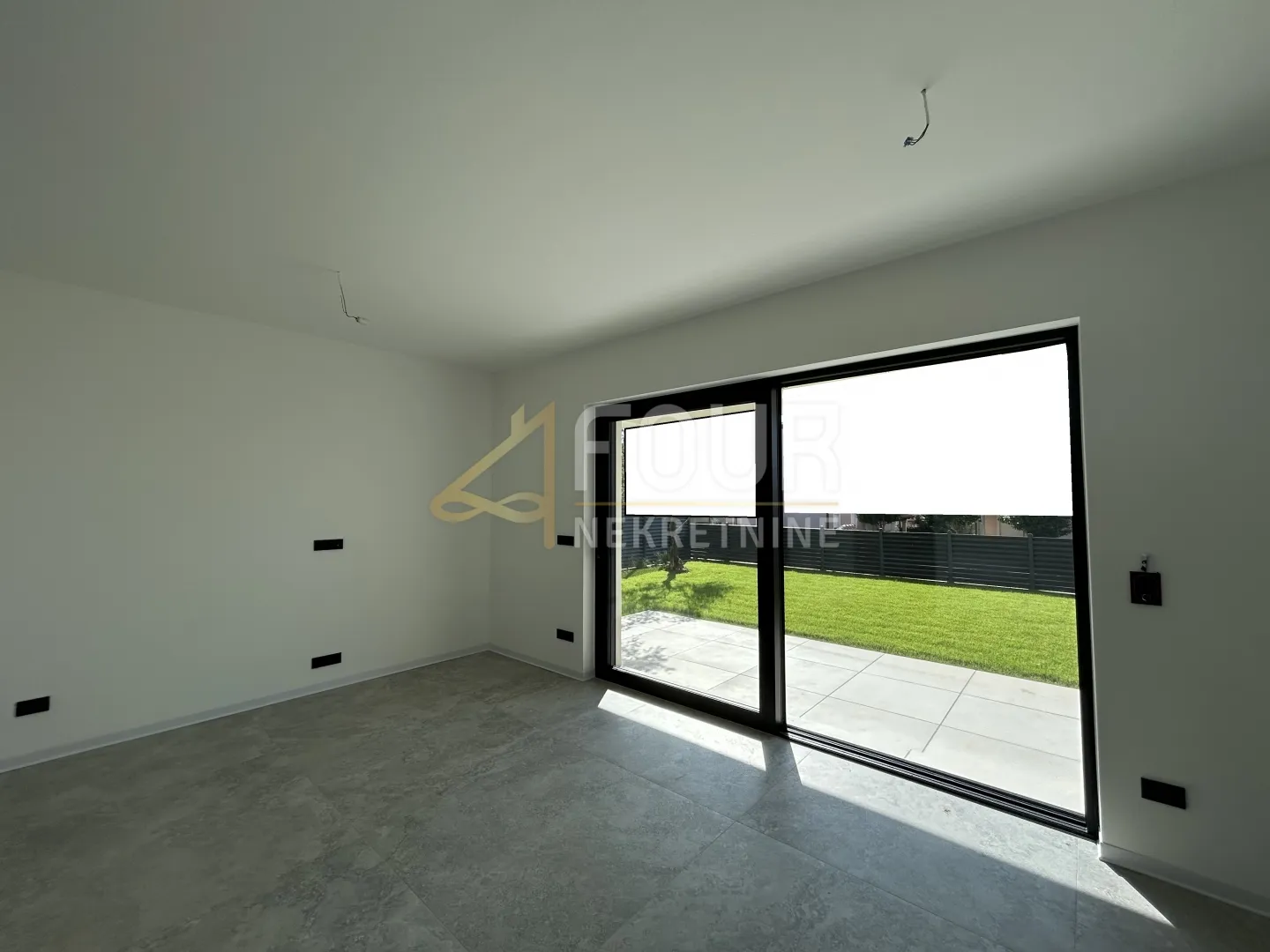 Istra, Poreč, 3s+db s okućnicom - novogradnja - cover