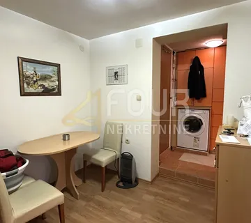 Kostrena, dva stana s terasom, garažom i okućnicom - Rožmanići, Kostrena