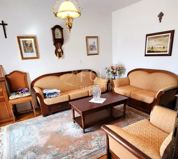 Novi Vinodolski, 89.12m2, 3s+db, balkon i lođa