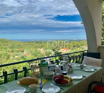 Istra, Rovinj, samostojeća katnica, 109m2, pogled na more