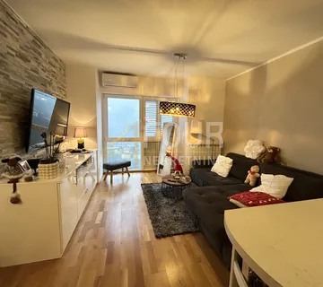 Viškovo, 2s+db, 65.04m2, balkon, pogled na more - cover