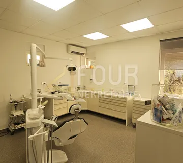 Zakup, Viškovo - centar, dvoetažni poslovni prostor, 200m2