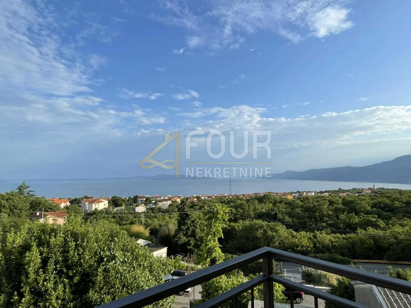 Najam, Viškovo, Marinići, dvoetažni stan, 3s+db, pogled na more - cover