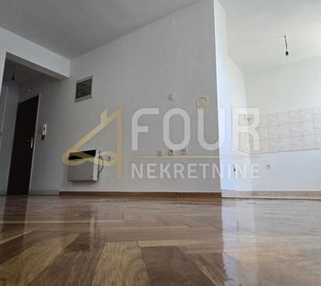 Otok Krk, grad Krk, 24.65m2, garsonijera, parkirno mjesto - cover
