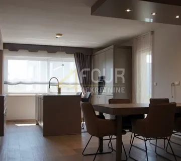 Istra, Rovinj, dizajnerski stan od 141.80m2, 3s+db