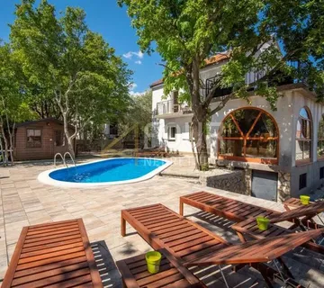 Otok Krk, Kornić, samostojeća kuća s bazenom - Kornić, Krk