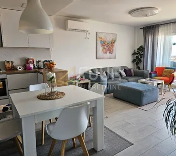 Crikvenica, 3s+db, 77.18m2, balkon + lođa, garaža