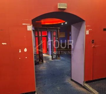 Zakup, Rijeka, Brajda, dvoetažni poslovni prostor, 566.45m2