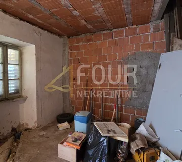 Rijeka, Trsat, dvojna kuća, 50m2