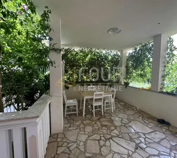 Istra, Pula - okolica, Ližnjan, samostojeća kuća - 3 stana