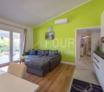 Istra, Nova Vas, samostojeća kuća - 5 stanova, bazen, garaža i okućnica - cover