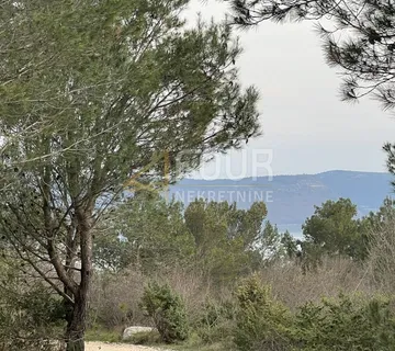 Istra, Barban, građevinsko zemljište 1.625m2