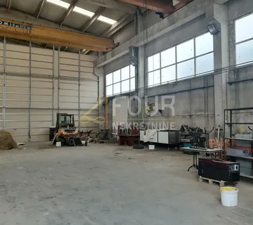 Istra, Galižana, 3 hale + 2 objekta, parcela od 14.015m2 - Galižana, Vodnjan