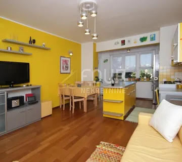 Istra, Pula, 61.85m2, uređen stan s dvije lođe