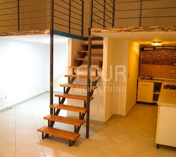 Istra, Labin, 38.18m2, u naravi garsonijera + galerija