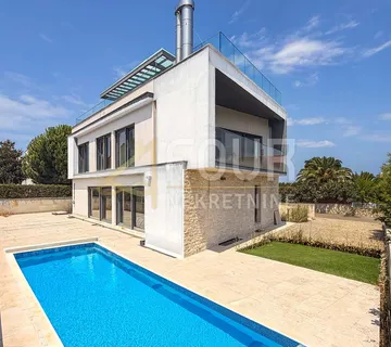 Istra, Rovinj, samostojeća kuća s bazenom