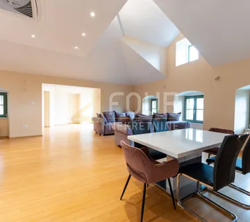 Opatija, 135m2, 2s+db, balkon, vrt, pogled na more - cover