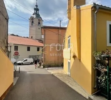 Rijeka, Trsat, dvojna kuća, 80m2