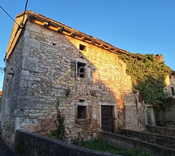 Istra, Marčana, Filipana, kamena ruševina u nizu - cover