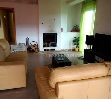 Matulji, 137.77m2, 3s+db, 2 lođe i balkon