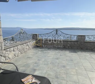 Crikvenica, 163.04m2, stan s terasom, 50m od mora - cover